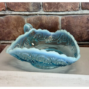 Antique Jefferson Glass Sea Spray Blue Opalescent Nappy Dish Bowl Tri-corner‎